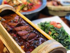 -老滇山寨•云南特色菜•地方菜•民族风情歌舞表演(金碧店)