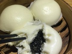黑芝麻流沙包-潮粥荟·潮汕砂锅粥(朝阳大悦城店)