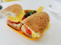 Xiong柿鸡蛋三明治-五进制 Coffee Shop