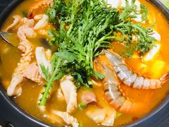 海鲜部队火锅-唯成•韩国炭火烤肉 유성고기