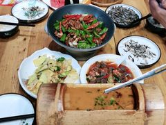 -老滇山寨•云南特色菜•地方菜•民族风情歌舞表演(金碧店)