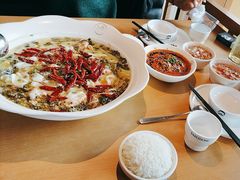 -江渔儿酸菜鱼专门店(明珠广场店)