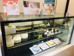 面包甜点陈列柜-浮光之丘MontCake生日蛋糕(花牌坊店)