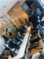 -罗亚帝造型·烫发染发