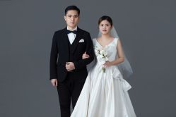 -雪中彩影婚纱摄影·微光艺术中心