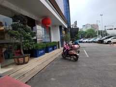 -柏乐口腔医院·舒适化无痛种植牙中心(东盟商务区院)