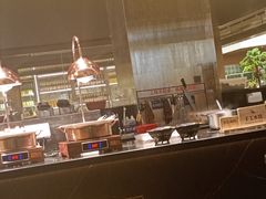 -钱小奴海鲜自助黑金店(杭州滨江龙湖店)