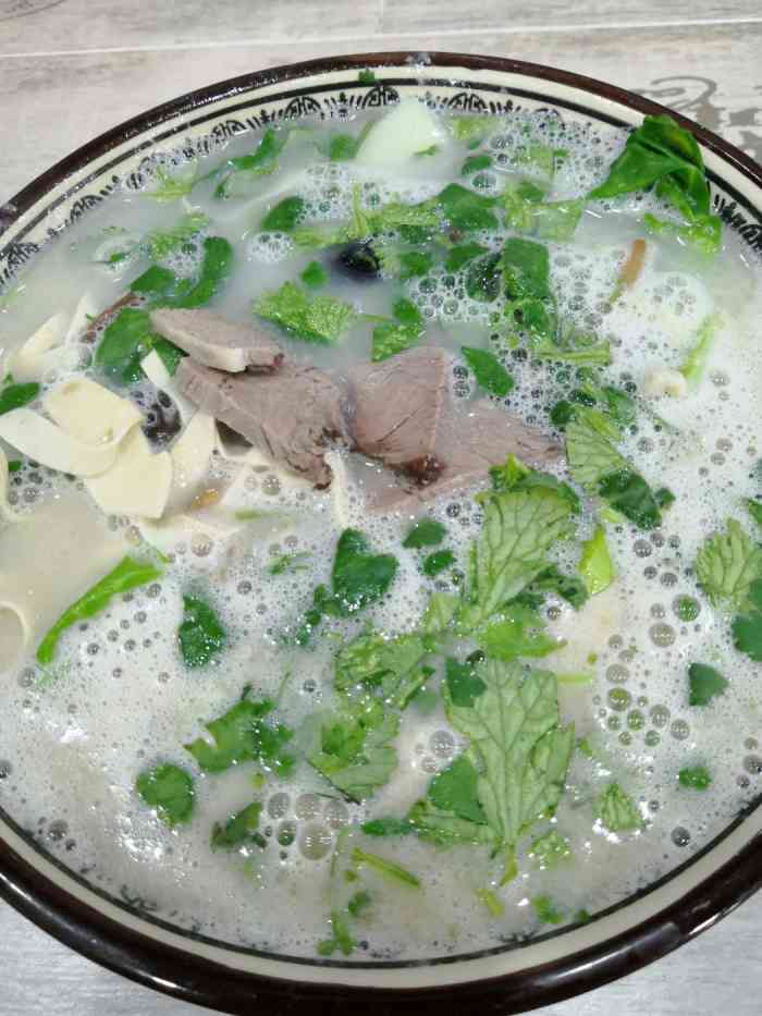 洛阳铁谢羊肉汤馆-"新开的店,昨天晚上团购了今天过来吃吃看.