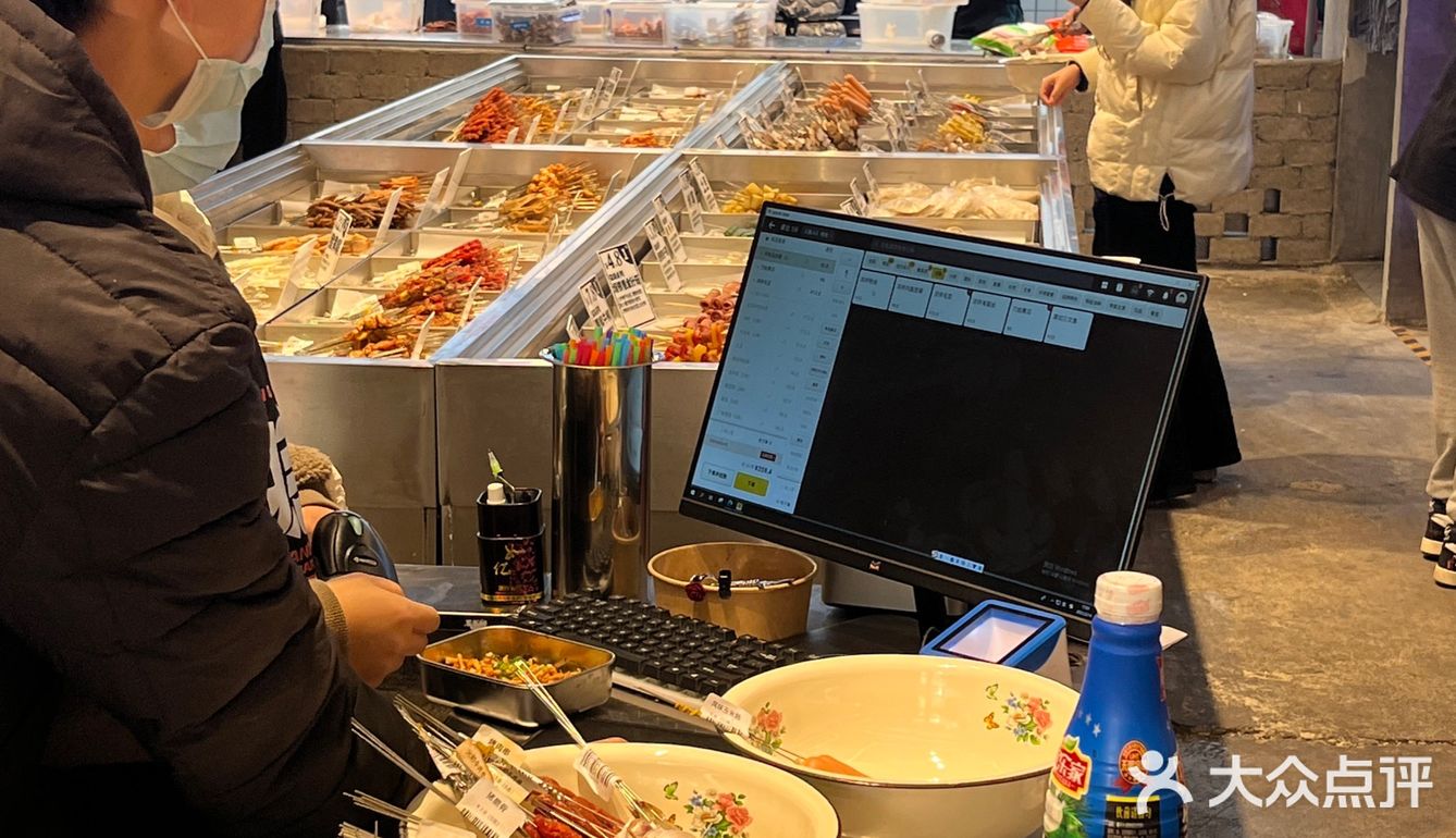 光谷赶紧冲！！室内自助烧烤🥓想吃啥拿啥，也太爽了呜呜呜