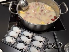 -鲜入唯煮·港式海鲜牛肉火锅(金宝街店)
