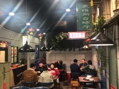 大堂-超越炭火牛蛙火锅鸡(河东店)
