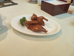 玻璃脆皮乳鸽-利苑酒家(金宝店)