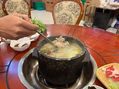 -鲁朗纳麦石锅鸡庄园
