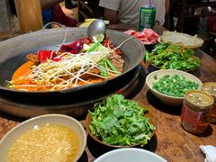 -四小区火锅·巷子里的重庆火锅(花照壁店)