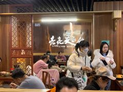 -亮亮面馆(经六路店)