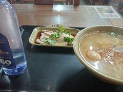 -亮亮面馆(经六路店)