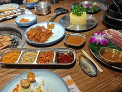 -明洞阿姨·韩式酱蟹烤肉·创意料理(三元桥店)