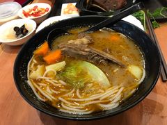 香辣牛排米线-老妈米线(港龙店)