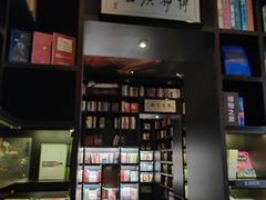 -钟书阁(松江泰晤士小镇店)