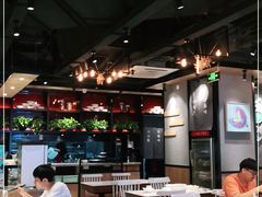 大堂-渝是乎酸菜鱼·川渝小炒(新世界百货望京店)