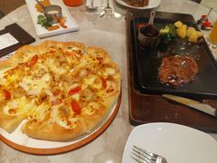 新奥尔良烤肉比萨S-必胜客(城西银泰店)