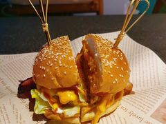 芝士培根和牛汉堡-漪龙台·B26 Rooftop Lounge