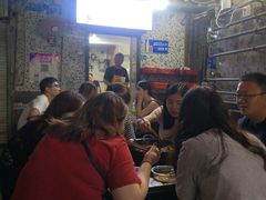 等位区-石灰市毛记烧鸡公(解放碑店)