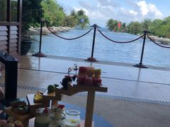 -亚龙湾喜来登·美景台大堂吧