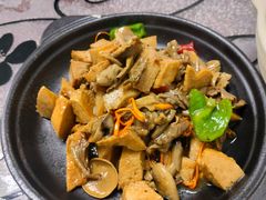 -天天向上素食餐厅(五台山店)