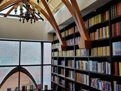 -钟书阁(松江泰晤士小镇店)