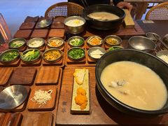-银米·云南传统过桥米线(双廊黑金冠店)