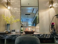 换洗室-浅深(世茂滨江精品店)
