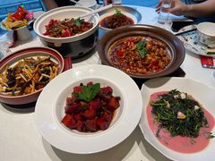 -千百味红餐厅·非遗江西菜(绿地双子塔总店)