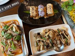 -Chom Cafe and Restaurant