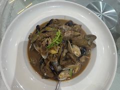 花蚬子炖茄子-品味居·首店·大连鲜活海鲜大连菜(东港店)