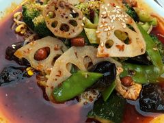 -六福烧烤酒馆(秦隆步行街店)