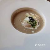 走到头才是餐厅正式部分 吃的就是这个风格