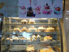 面包甜点陈列柜-长乐饼家(五羊新城店)