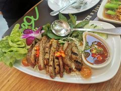 -Chom Cafe and Restaurant