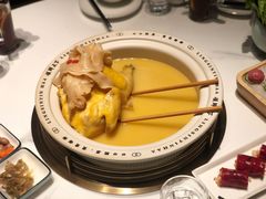 领鲜花胶鸡汤-领鲜天下·焗海鲜·花胶鸡(天目里店)