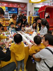 -乐高品牌旗舰店(人民广场店)