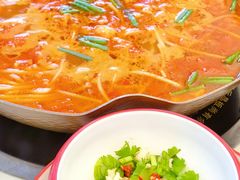 -毛辣果·贵州红酸汤牛肉火锅(西单店)