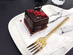 -UNI UNI(环亚凯瑟琳店)