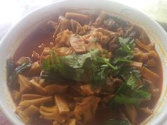 茼笋烧牛肉~-美食村花园餐厅