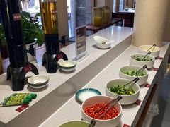 自助调料区-四点金粥底火锅(沂州里店)