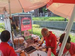 -詹爷爷乌节路街头冰淇淋