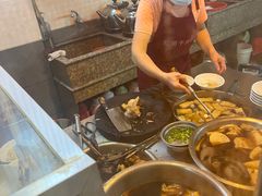 -松树干拌面店
