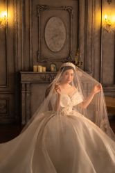 -雪中彩影婚纱摄影·微光艺术中心