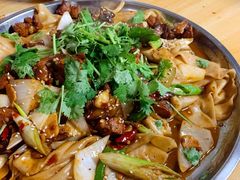 胡羊焖饼-老钟家烤羊排·敦伊阁清真餐厅胡羊焖饼