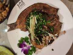 烤罗非鱼-香巴拉云南餐厅(华莱坞店)